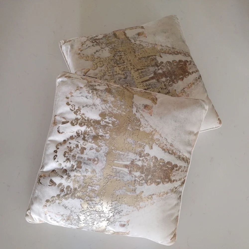 OLIVER Gal White Gold Diamonds Throw Pillows